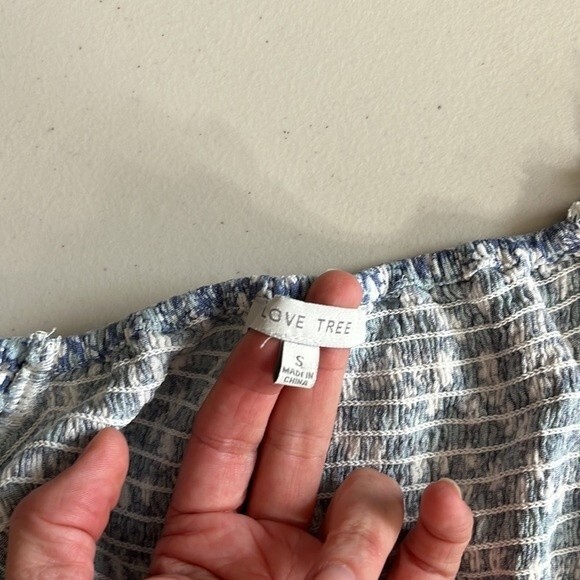 Love Tree Floral Print Smocked Crop Top Blue White Size Small - Picture 5 of 10